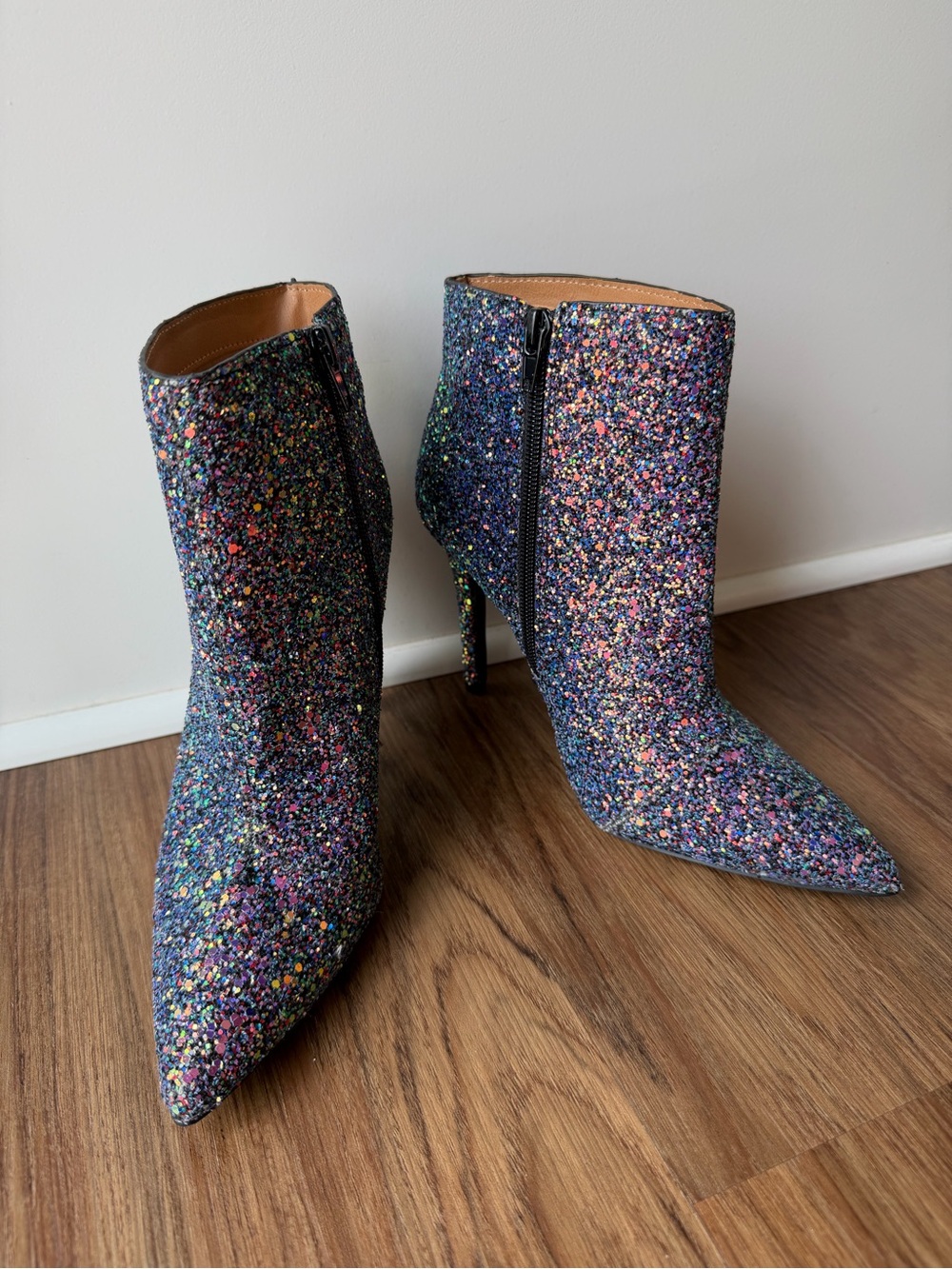 Qupid Multicolor Glitter Pointed-Toe Stiletto Ankle Boots. Size 8